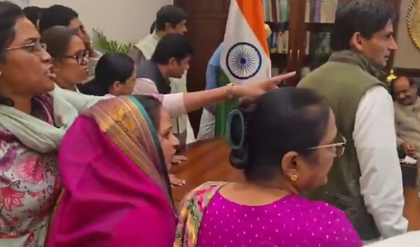 Kiren Rijiju shares new video, claims 20-25 Cong MPs abused LS Speaker, threatened PM | Kiren Rijiju shares new video, claims 20-25 Cong MPs abused LS Speaker, threatened PM Kiren Rijiju shares new video, claims 20-25 Cong MPs abused LS Speaker, threatened PM | Kiren Rijiju shares new video, claims 20-25 Cong MPs abused LS Speaker, threatened PM