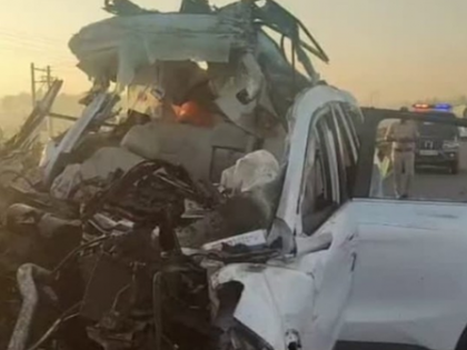 Seven killed in chain collision involving car, bike, canter on Bengaluru national highway | Seven killed in chain collision involving car, bike, canter on Bengaluru national highway Seven killed in chain collision involving car, bike, canter on Bengaluru national highway | Seven killed in chain collision involving car, bike, canter on Bengaluru national highway