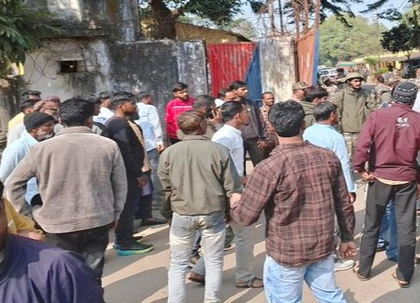 Land dispute triggers violent clash in Nagaland, 27 injured | Land dispute triggers violent clash in Nagaland, 27 injured Land dispute triggers violent clash in Nagaland, 27 injured | Land dispute triggers violent clash in Nagaland, 27 injured