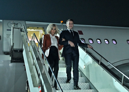 PM Modi extends warm welcome to French Prez Macron, says looking forward to advancing ties | PM Modi extends warm welcome to French Prez Macron, says looking forward to advancing ties PM Modi extends warm welcome to French Prez Macron, says looking forward to advancing ties | PM Modi extends warm welcome to French Prez Macron, says looking forward to advancing ties