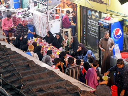 Shops, hotels in Telangana allowed to remain open throughout night during Ramadan | Shops, hotels in Telangana allowed to remain open throughout night during Ramadan Shops, hotels in Telangana allowed to remain open throughout night during Ramadan | Shops, hotels in Telangana allowed to remain open throughout night during Ramadan