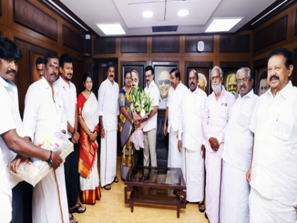 TN Assembly polls: DMDK joins DMK-led alliance, seat-sharing talks soon | TN Assembly polls: DMDK joins DMK-led alliance, seat-sharing talks soon TN Assembly polls: DMDK joins DMK-led alliance, seat-sharing talks soon | TN Assembly polls: DMDK joins DMK-led alliance, seat-sharing talks soon