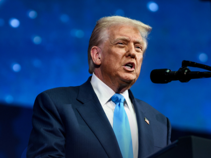 Trump accuses Obama of leaking classified information over alien | Trump accuses Obama of leaking classified information over alien Trump accuses Obama of leaking classified information over alien | Trump accuses Obama of leaking classified information over alien