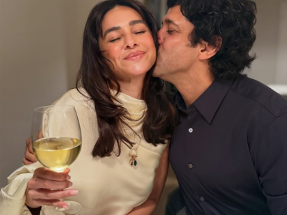 Farhan Akhtar marks 4 years of marital bliss with the woman 'who makes everything feel better' | Farhan Akhtar marks 4 years of marital bliss with the woman 'who makes everything feel better' Farhan Akhtar marks 4 years of marital bliss with the woman 'who makes everything feel better' | Farhan Akhtar marks 4 years of marital bliss with the woman 'who makes everything feel better'