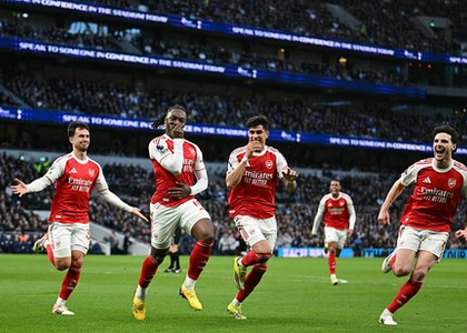 Arsenal thrash Spurs to keep five-point Premier League lead | Arsenal thrash Spurs to keep five-point Premier League lead Arsenal thrash Spurs to keep five-point Premier League lead | Arsenal thrash Spurs to keep five-point Premier League lead