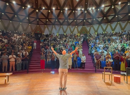 Anupam Kher says his play made him ‘completely’ forget his ‘extreme’ foot pain | Anupam Kher says his play made him ‘completely’ forget his ‘extreme’ foot pain Anupam Kher says his play made him ‘completely’ forget his ‘extreme’ foot pain | Anupam Kher says his play made him ‘completely’ forget his ‘extreme’ foot pain