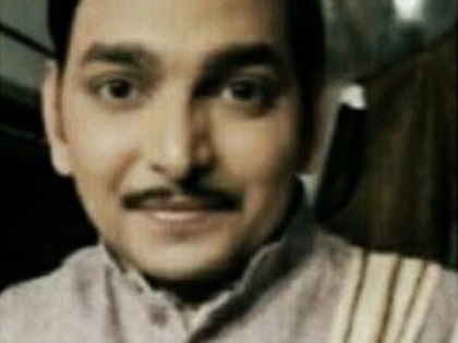 Paritosh Tripathi asks if he looks like Amol Palekar from 'Gol Maal' | Paritosh Tripathi asks if he looks like Amol Palekar from 'Gol Maal' Paritosh Tripathi asks if he looks like Amol Palekar from 'Gol Maal' | Paritosh Tripathi asks if he looks like Amol Palekar from 'Gol Maal'