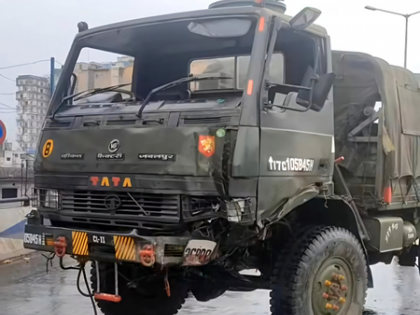Two jawans injured as Army truck overturns in Kolkata | Two jawans injured as Army truck overturns in Kolkata Two jawans injured as Army truck overturns in Kolkata | Two jawans injured as Army truck overturns in Kolkata