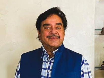 Shatrughan Sinha remembers late Sunil Dutt, Vinod Khanna after watching 'Dhurandhar' | Shatrughan Sinha remembers late Sunil Dutt, Vinod Khanna after watching 'Dhurandhar' Shatrughan Sinha remembers late Sunil Dutt, Vinod Khanna after watching 'Dhurandhar' | Shatrughan Sinha remembers late Sunil Dutt, Vinod Khanna after watching 'Dhurandhar'