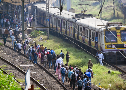 Govt urges railway pensioners to stay vigilant against scammers | Govt urges railway pensioners to stay vigilant against scammers Govt urges railway pensioners to stay vigilant against scammers | Govt urges railway pensioners to stay vigilant against scammers