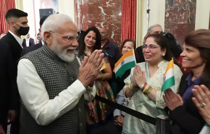 PM Modi receives rousing welcome from Indian community in Israel | PM Modi receives rousing welcome from Indian community in Israel PM Modi receives rousing welcome from Indian community in Israel | PM Modi receives rousing welcome from Indian community in Israel