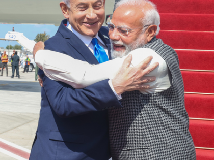 Prime Minister Modi's personal embrace 'Modi hug' is something special: Netanyahu | Prime Minister Modi's personal embrace 'Modi hug' is something special: Netanyahu