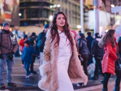 Priyanka Chopra strolls through busy New York streets, keeps fashion game on point | Priyanka Chopra strolls through busy New York streets, keeps fashion game on point Priyanka Chopra strolls through busy New York streets, keeps fashion game on point | Priyanka Chopra strolls through busy New York streets, keeps fashion game on point