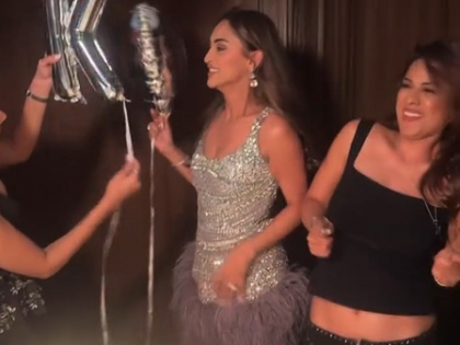 Nia Sharma grooves on 'Shararat' on 'behna' Krystle D'Souza's birthday | Nia Sharma grooves on 'Shararat' on 'behna' Krystle D'Souza's birthday Nia Sharma grooves on 'Shararat' on 'behna' Krystle D'Souza's birthday | Nia Sharma grooves on 'Shararat' on 'behna' Krystle D'Souza's birthday