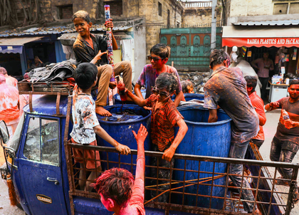 Governors, CMs of Telugu states greet people on Holi | Governors, CMs of Telugu states greet people on Holi Governors, CMs of Telugu states greet people on Holi | Governors, CMs of Telugu states greet people on Holi