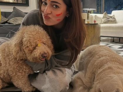 Ananya Panday celebrates Holi with her fur babies | Ananya Panday celebrates Holi with her fur babies Ananya Panday celebrates Holi with her fur babies | Ananya Panday celebrates Holi with her fur babies