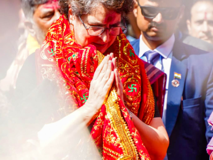 Priyanka Gandhi, Kharge extend Holi greetings, call Holi festival of unity | Priyanka Gandhi, Kharge extend Holi greetings, call Holi festival of unity Priyanka Gandhi, Kharge extend Holi greetings, call Holi festival of unity | Priyanka Gandhi, Kharge extend Holi greetings, call Holi festival of unity