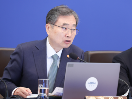 Foreign Minister Cho, UAE counterpart discuss Middle East conflict, South Korean evacuation | Foreign Minister Cho, UAE counterpart discuss Middle East conflict, South Korean evacuation Foreign Minister Cho, UAE counterpart discuss Middle East conflict, South Korean evacuation | Foreign Minister Cho, UAE counterpart discuss Middle East conflict, South Korean evacuation