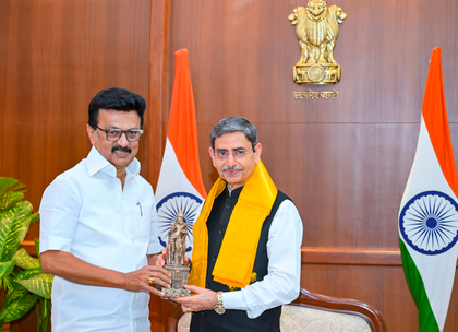 CM Stalin meets RN Ravi in Chennai after his appointment as West Bengal Governor | CM Stalin meets RN Ravi in Chennai after his appointment as West Bengal Governor CM Stalin meets RN Ravi in Chennai after his appointment as West Bengal Governor | CM Stalin meets RN Ravi in Chennai after his appointment as West Bengal Governor