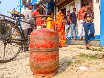 Govt invokes Essential Commodities Act to ensure uninterrupted LPG supply | Govt invokes Essential Commodities Act to ensure uninterrupted LPG supply Govt invokes Essential Commodities Act to ensure uninterrupted LPG supply | Govt invokes Essential Commodities Act to ensure uninterrupted LPG supply
