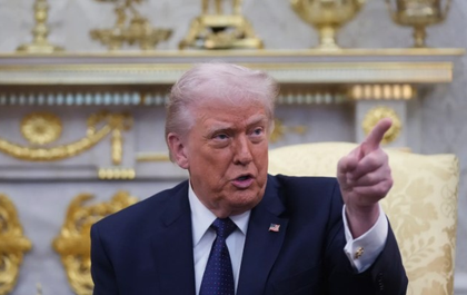 Trump threatens Iran over Hormuz Strait | Trump threatens Iran over Hormuz Strait Trump threatens Iran over Hormuz Strait | Trump threatens Iran over Hormuz Strait