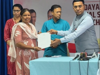 Goa govt disburses Rs 45.26 crore to 2.24 lakh beneficiaries; CM Sawant sets monthly deadline | Goa govt disburses Rs 45.26 crore to 2.24 lakh beneficiaries; CM Sawant sets monthly deadline Goa govt disburses Rs 45.26 crore to 2.24 lakh beneficiaries; CM Sawant sets monthly deadline | Goa govt disburses Rs 45.26 crore to 2.24 lakh beneficiaries; CM Sawant sets monthly deadline