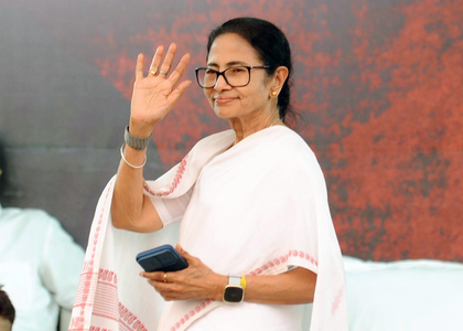 Mamata Banerjee welcomes SC order on SIR, BJP criticises Bengal govt | Mamata Banerjee welcomes SC order on SIR, BJP criticises Bengal govt Mamata Banerjee welcomes SC order on SIR, BJP criticises Bengal govt | Mamata Banerjee welcomes SC order on SIR, BJP criticises Bengal govt