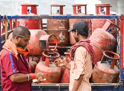Bihar Police issues alert to prevent hoarding of petrol, LPG | Bihar Police issues alert to prevent hoarding of petrol, LPG Bihar Police issues alert to prevent hoarding of petrol, LPG | Bihar Police issues alert to prevent hoarding of petrol, LPG