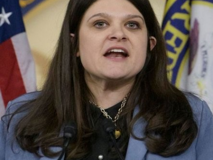 US lawmakers move bill to address teacher shortage