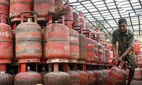 One lakh restaurants in TN face closure as LPG shortage deepens; association appeals to Centre | One lakh restaurants in TN face closure as LPG shortage deepens; association appeals to Centre One lakh restaurants in TN face closure as LPG shortage deepens; association appeals to Centre | One lakh restaurants in TN face closure as LPG shortage deepens; association appeals to Centre