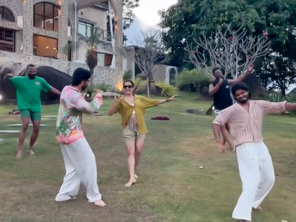 Anand Deverakonda shares video of Rashmika Mandanna, Vijay Deverakonda’s first dance after marriage | Anand Deverakonda shares video of Rashmika Mandanna, Vijay Deverakonda’s first dance after marriage Anand Deverakonda shares video of Rashmika Mandanna, Vijay Deverakonda’s first dance after marriage | Anand Deverakonda shares video of Rashmika Mandanna, Vijay Deverakonda’s first dance after marriage