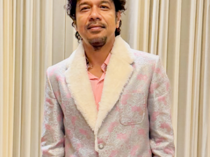Papon’s train journey from Surat to Mumbai features his Gamosa, a piece of his childhood | Papon’s train journey from Surat to Mumbai features his Gamosa, a piece of his childhood Papon’s train journey from Surat to Mumbai features his Gamosa, a piece of his childhood | Papon’s train journey from Surat to Mumbai features his Gamosa, a piece of his childhood