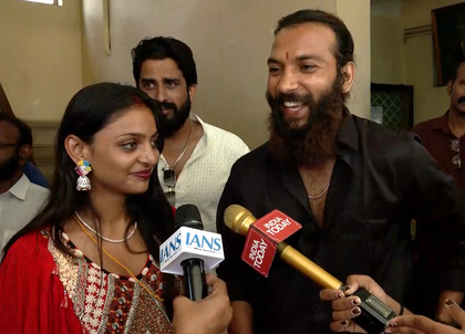 Kumbh Mela's viral sensation Monalisa rejects 'love jihad' claims after interfaith wedding | Kumbh Mela's viral sensation Monalisa rejects 'love jihad' claims after interfaith wedding Kumbh Mela's viral sensation Monalisa rejects 'love jihad' claims after interfaith wedding | Kumbh Mela's viral sensation Monalisa rejects 'love jihad' claims after interfaith wedding