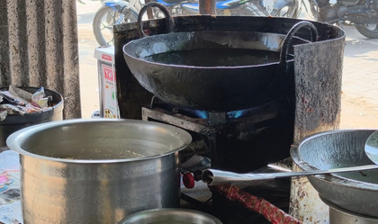 LPG shortage hits Patna, other Bihar districts; eateries, restaurant owners slash menus | LPG shortage hits Patna, other Bihar districts; eateries, restaurant owners slash menus LPG shortage hits Patna, other Bihar districts; eateries, restaurant owners slash menus | LPG shortage hits Patna, other Bihar districts; eateries, restaurant owners slash menus