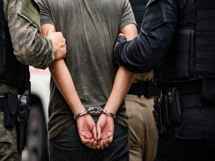 Agent who helped killers of B'deshi activist Sharif Osman Hadi escape to Bengal arrested | Agent who helped killers of B'deshi activist Sharif Osman Hadi escape to Bengal arrested Agent who helped killers of B'deshi activist Sharif Osman Hadi escape to Bengal arrested | Agent who helped killers of B'deshi activist Sharif Osman Hadi escape to Bengal arrested