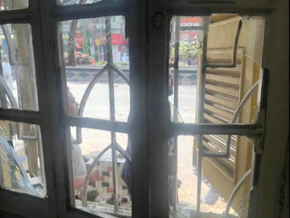 EC seeks report from Kolkata Police over Trinamool-BJP clash | EC seeks report from Kolkata Police over Trinamool-BJP clash EC seeks report from Kolkata Police over Trinamool-BJP clash | EC seeks report from Kolkata Police over Trinamool-BJP clash