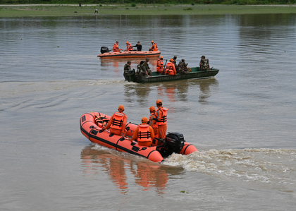 Indian Army, NDRF conduct joint flood relief training exercise 'Jal Raksha' in Assam | Indian Army, NDRF conduct joint flood relief training exercise 'Jal Raksha' in Assam Indian Army, NDRF conduct joint flood relief training exercise 'Jal Raksha' in Assam | Indian Army, NDRF conduct joint flood relief training exercise 'Jal Raksha' in Assam