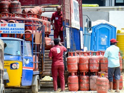 Raids continue to check hoardings, black marketing of LPG: Centre | Raids continue to check hoardings, black marketing of LPG: Centre Raids continue to check hoardings, black marketing of LPG: Centre | Raids continue to check hoardings, black marketing of LPG: Centre