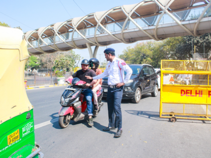 Delhi Police issues traffic advisory for major roads amid official exigencies | Delhi Police issues traffic advisory for major roads amid official exigencies Delhi Police issues traffic advisory for major roads amid official exigencies | Delhi Police issues traffic advisory for major roads amid official exigencies