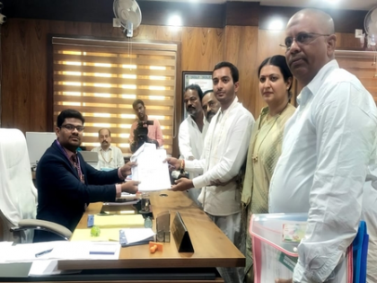 K'taka bypoll: Cong rift widens as aspirant files nomination before ticket announcement | K'taka bypoll: Cong rift widens as aspirant files nomination before ticket announcement K'taka bypoll: Cong rift widens as aspirant files nomination before ticket announcement | K'taka bypoll: Cong rift widens as aspirant files nomination before ticket announcement