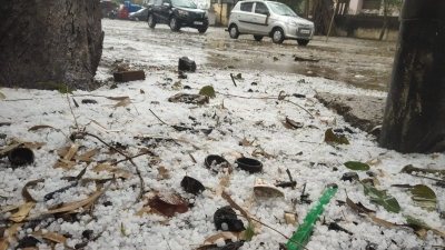 Bihar: Met Dept issues red alert in 16 districts after hailstorm | Bihar: Met Dept issues red alert in 16 districts after hailstorm Bihar: Met Dept issues red alert in 16 districts after hailstorm | Bihar: Met Dept issues red alert in 16 districts after hailstorm