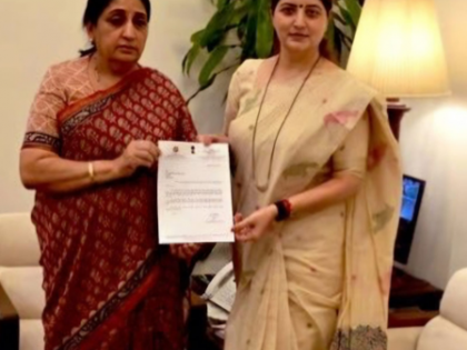 Maha: Rupali Chakankar resigns as Women’s Commission Chief amid Nashik godman row | Maha: Rupali Chakankar resigns as Women’s Commission Chief amid Nashik godman row Maha: Rupali Chakankar resigns as Women’s Commission Chief amid Nashik godman row | Maha: Rupali Chakankar resigns as Women’s Commission Chief amid Nashik godman row