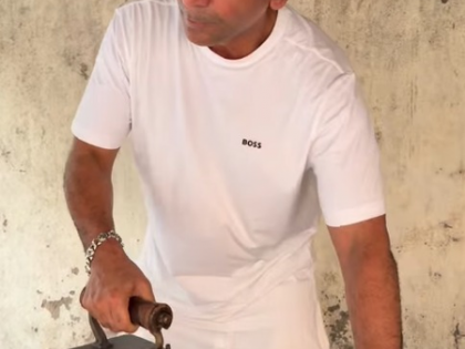 Sunil Grover says 'Achhe kapde pehna lo' as he turns into a Presswala | Sunil Grover says 'Achhe kapde pehna lo' as he turns into a Presswala Sunil Grover says 'Achhe kapde pehna lo' as he turns into a Presswala | Sunil Grover says 'Achhe kapde pehna lo' as he turns into a Presswala