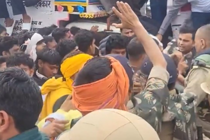 Mathura violence case: UP Police file FIR against 300; crackdown intensifies | Mathura violence case: UP Police file FIR against 300; crackdown intensifies Mathura violence case: UP Police file FIR against 300; crackdown intensifies | Mathura violence case: UP Police file FIR against 300; crackdown intensifies