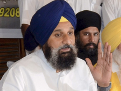 Akali Dal questions Punjab Congress on CBI probe demand into official’s suicide | Akali Dal questions Punjab Congress on CBI probe demand into official’s suicide Akali Dal questions Punjab Congress on CBI probe demand into official’s suicide | Akali Dal questions Punjab Congress on CBI probe demand into official’s suicide