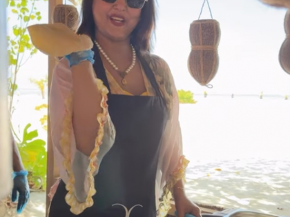 Hina Khan flaunts ‘gol rotis’ while on luxurious vacation in Maldives | Hina Khan flaunts ‘gol rotis’ while on luxurious vacation in Maldives Hina Khan flaunts ‘gol rotis’ while on luxurious vacation in Maldives | Hina Khan flaunts ‘gol rotis’ while on luxurious vacation in Maldives