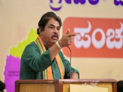Bypolls: K'taka BJP accuses CM Siddaramaiah of 'spreading lies' on guarantees | Bypolls: K'taka BJP accuses CM Siddaramaiah of 'spreading lies' on guarantees Bypolls: K'taka BJP accuses CM Siddaramaiah of 'spreading lies' on guarantees | Bypolls: K'taka BJP accuses CM Siddaramaiah of 'spreading lies' on guarantees