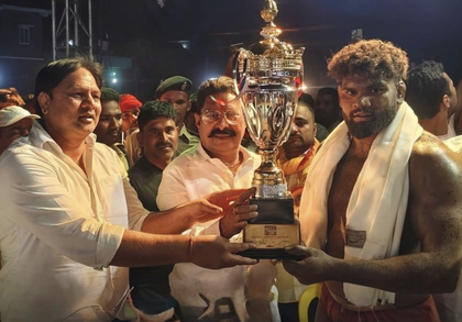 Bihar: Indian wrestler defeats Iranian counterpart in a tight contest | Bihar: Indian wrestler defeats Iranian counterpart in a tight contest Bihar: Indian wrestler defeats Iranian counterpart in a tight contest | Bihar: Indian wrestler defeats Iranian counterpart in a tight contest