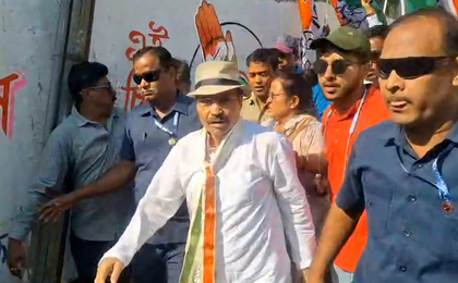 Bengal's Berhampore tense as Congress candidate Adhir Ranjan Chowdhury faces TMC protests | Bengal's Berhampore tense as Congress candidate Adhir Ranjan Chowdhury faces TMC protests Bengal's Berhampore tense as Congress candidate Adhir Ranjan Chowdhury faces TMC protests | Bengal's Berhampore tense as Congress candidate Adhir Ranjan Chowdhury faces TMC protests