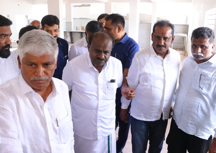 Kumaraswamy defends Centre on LPG crisis, urges Cong not to politicise fuel supply issues | Kumaraswamy defends Centre on LPG crisis, urges Cong not to politicise fuel supply issues